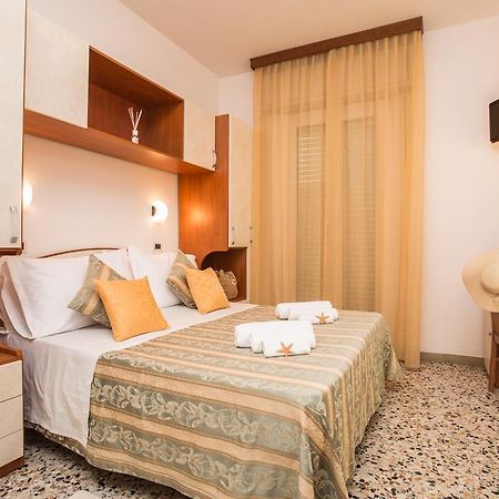 Hotel Oregon Rimini Exterior photo