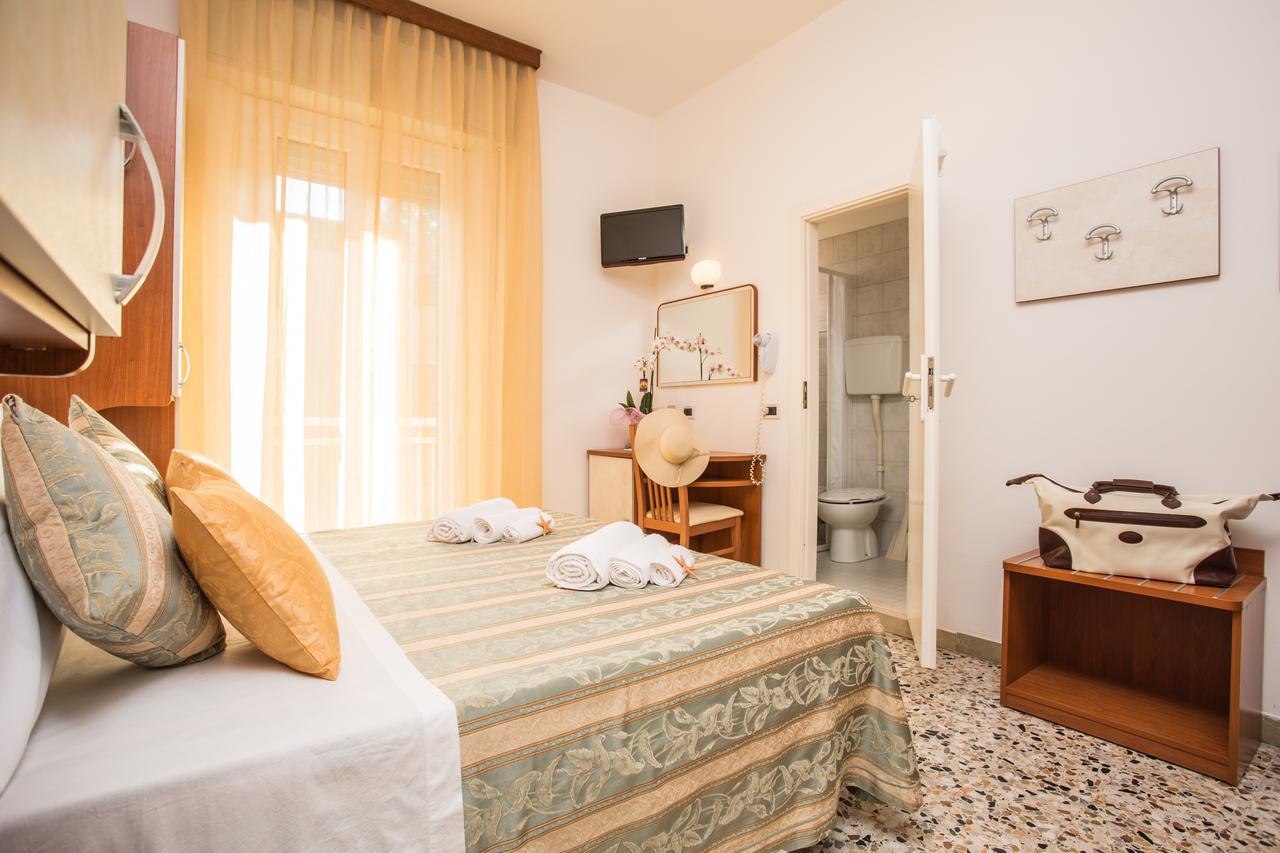 Hotel Oregon Rimini Exterior photo