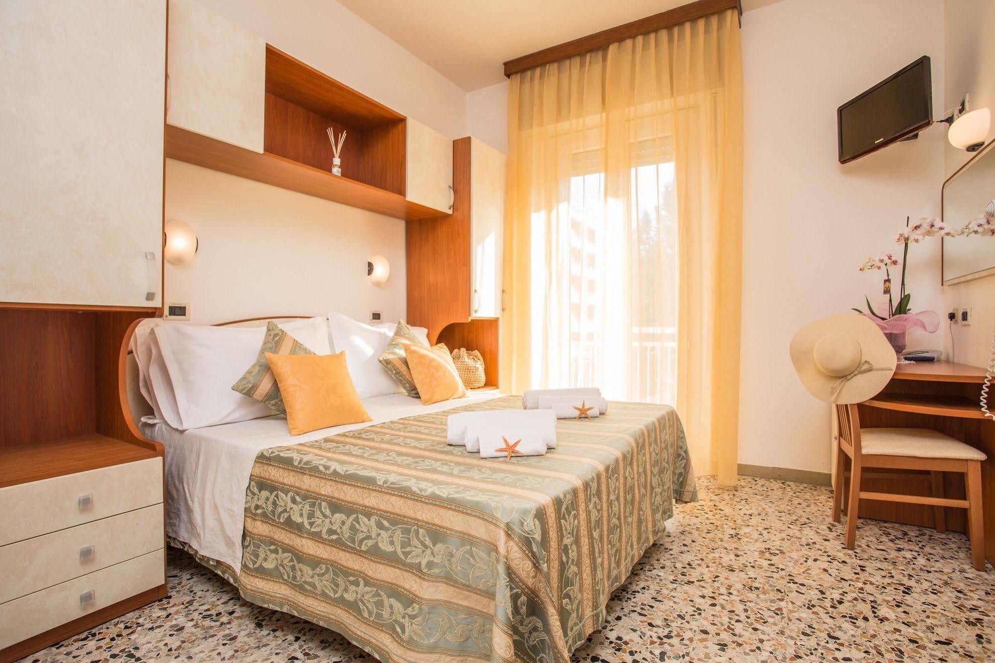 Hotel Oregon Rimini Exterior photo