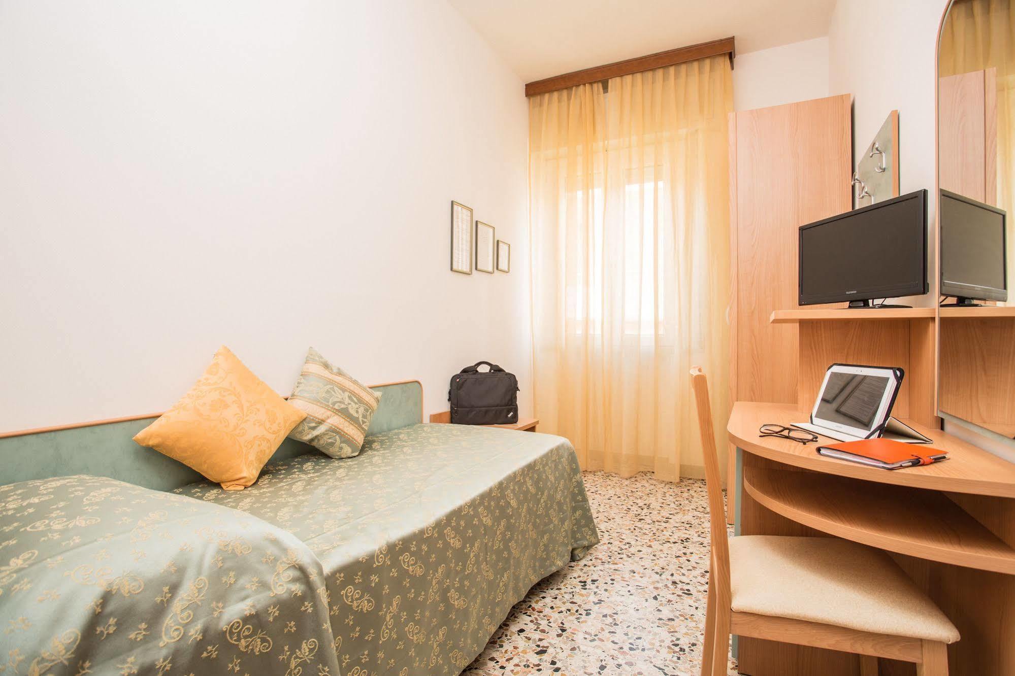 Hotel Oregon Rimini Exterior photo